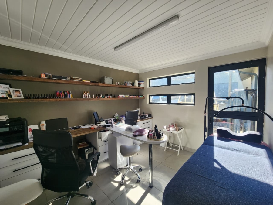 4 Bedroom Property for Sale in Blanco Western Cape